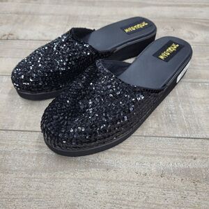 MYSTIQUE BOUTIQUE BLACK SLIP ONS SIZE 7 NWT